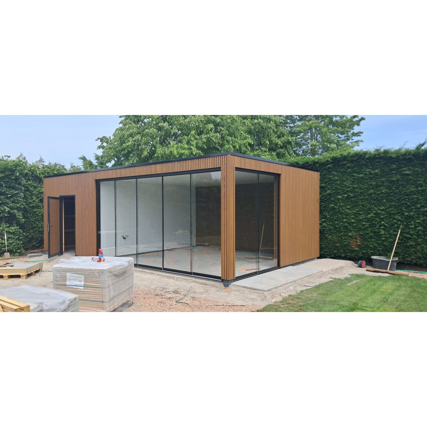 Tuinhuis Composiet Rhombus Teak 800cm x 370cm met schuur 300cm