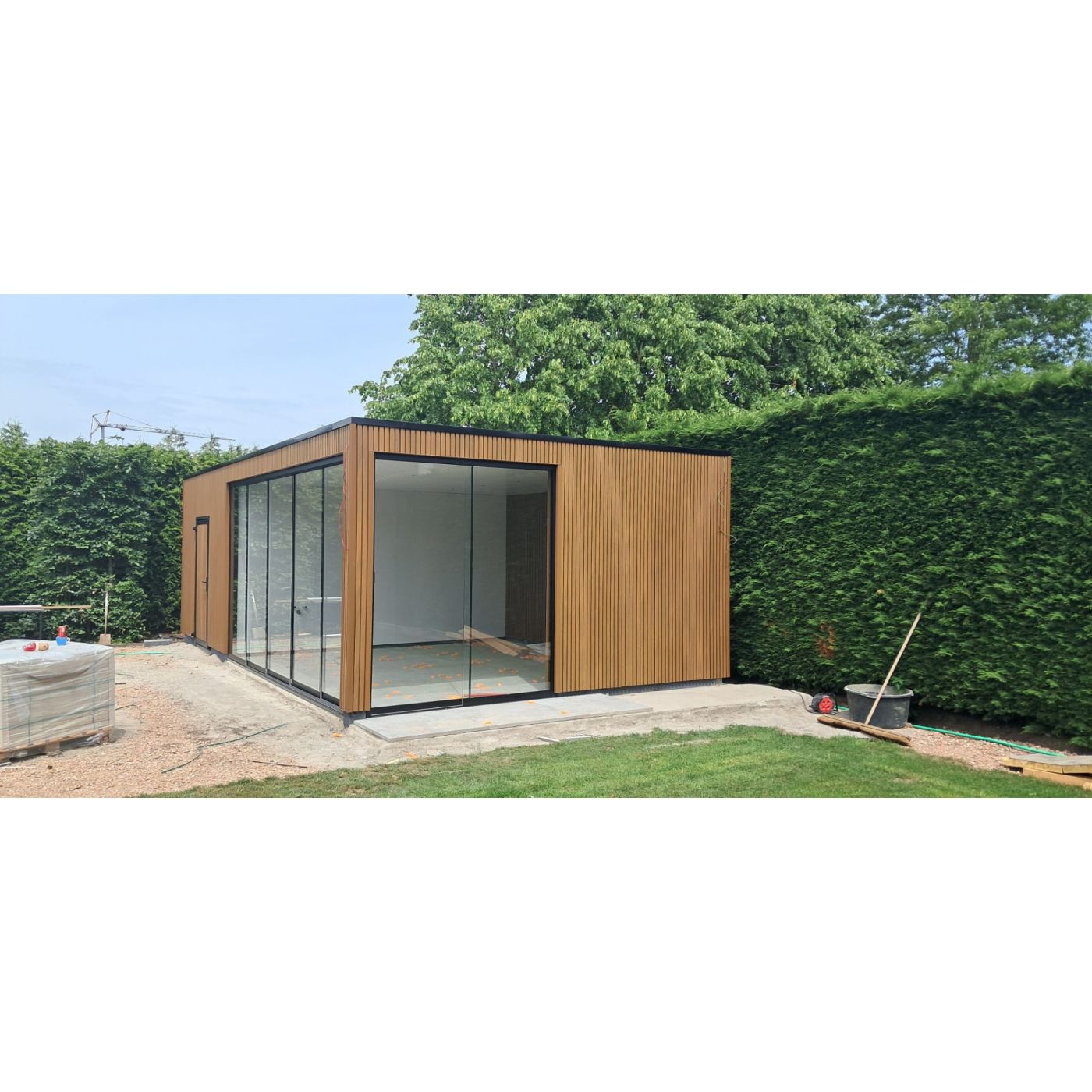 Tuinhuis Composiet Rhombus Teak 500cm x 330cm met schuur 200cm