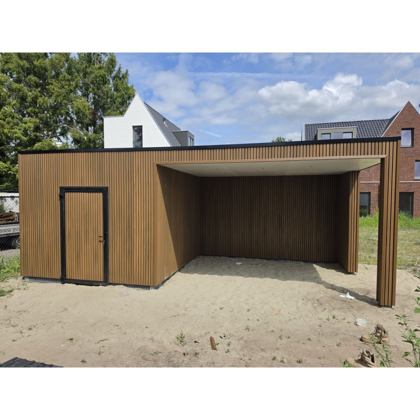 Tuinhuis Composiet Rhombus Teak 600cm x 330cm met schuur 200cm