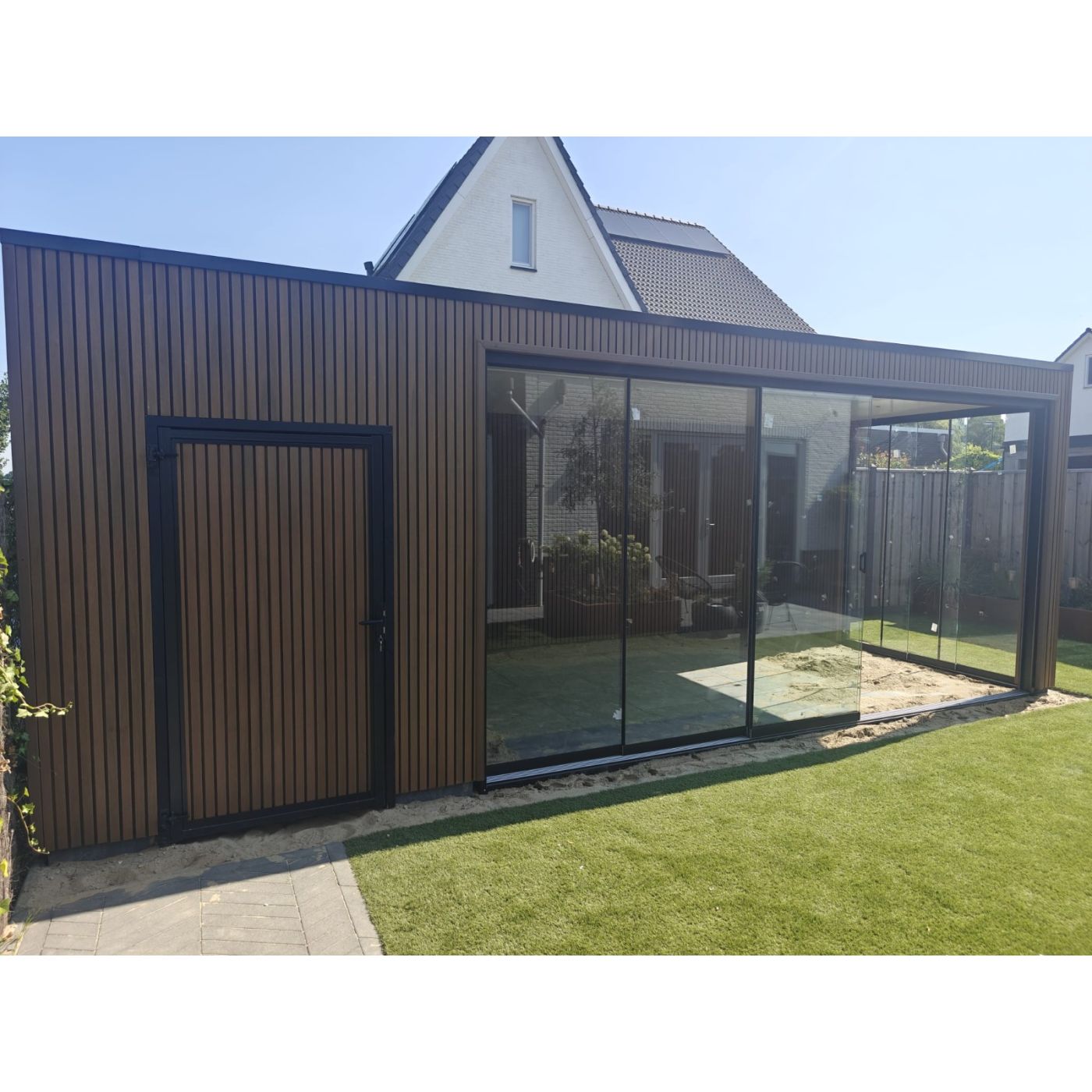 Tuinhuis Composiet Rhombus Teak 500cm x 370cm met schuur 200cm