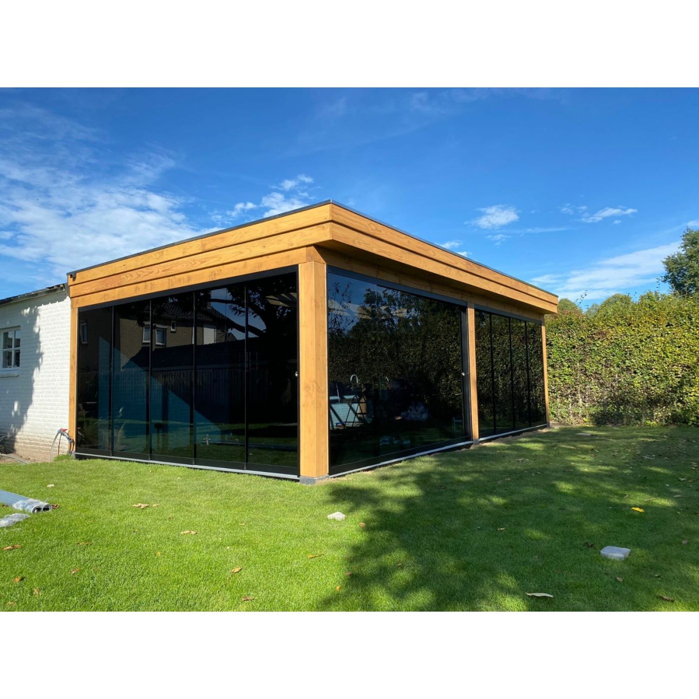 4-rail glazen schuifwand tot 3630 mm matantraciet (Ral 7016) (4 x 930mm glas) (Donker glas)
